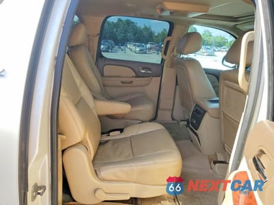 Zdjęcie 11 z 13 samochodu: 2011 CHEVROLET SUBURBAN C1500 LTZ VIN:1GNSCKE06BR357046 - miniatura