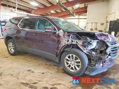 Czwarte zdjęcie samochodu z boku: 2019 CHEVROLET TRAVERSE LT VIN:1GNERGKW0KJ102943 - miniatura