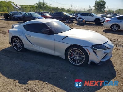 Czwarte zdjęcie samochodu z boku: 2022 TOYOTA GR SUPRA 3.0 PREMIUM VIN:WZ1DB0C09NW050134 - miniatura