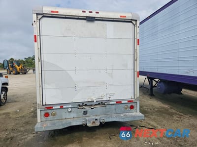 Zdjęcie 6 z 13 samochodu: 2013 FORD E450 BOX TRUCK VIN:1FDXE4FS0DDB16924 - miniatura