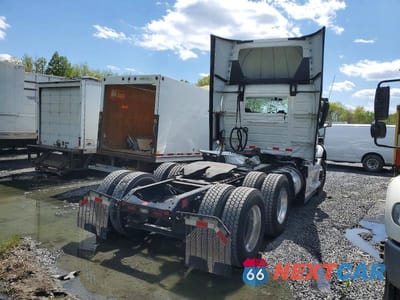 Czwarte zdjęcie samochodu z boku: 2024 VOLVO VNR VIN:4V4WC9EH0RN644087 - miniatura