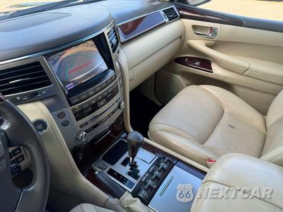 Zdjęcie 11 z 13 samochodu: 2015 LEXUS LX 570 VIN:JTJHY7AX9F4181761 - miniatura