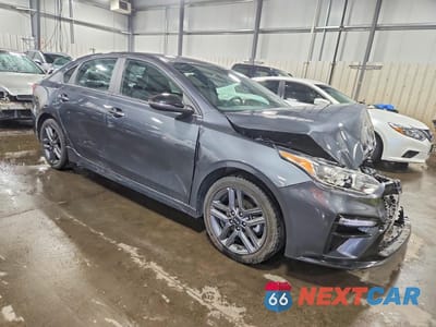 Czwarte zdjęcie samochodu z boku: 2021 KIA FORTE GT LINE VIN:3KPF34AD5ME410848 - miniatura