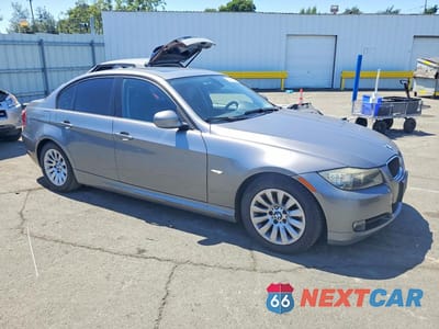 Czwarte zdjęcie samochodu z boku: 2009 BMW 328 I SULEV VIN:WBAPH53539A437281 - miniatura