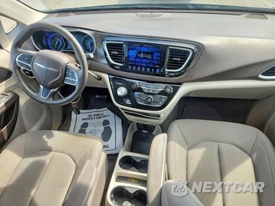 Zdjęcie 8 z 13 samochodu: 2017 CHRYSLER PACIFICA TOURING VIN:2C4RC1DG1HR571915 - miniatura