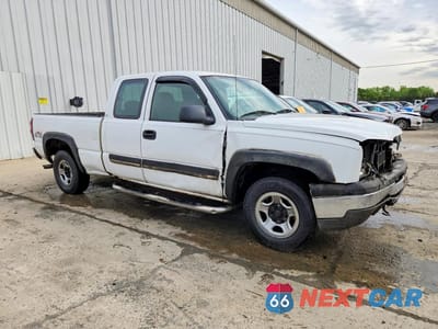 Czwarte zdjęcie samochodu z boku: 2004 CHEVROLET SILVERADO K1500 VIN:1GCEK19T04E391484 - miniatura