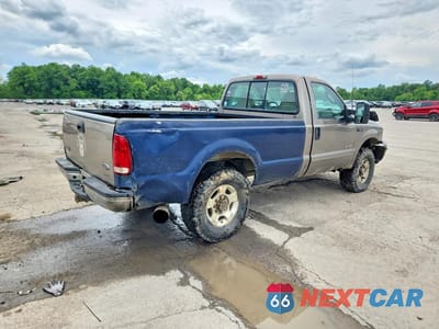 Trzecie zdjęcie samochodu z tyłu: 2003 FORD F250 SUPER DUTY VIN:1FTNF21P33ED18083 - miniatura
