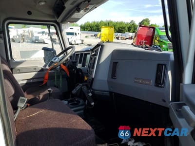 Piąte zdjęcie samochodu w środku: 2026 MACK MD DUMP TRUCK VIN:1M2MDBAA8TS078636 - miniatura