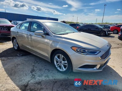 Czwarte zdjęcie samochodu z boku: 2018 FORD FUSION SE VIN:3FA6P0HD2JR202634 - miniatura