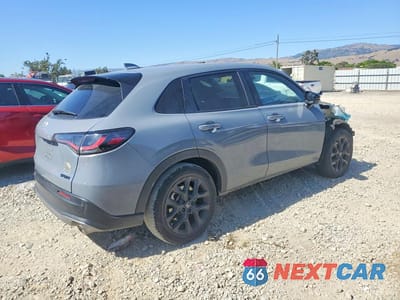 Trzecie zdjęcie samochodu z tyłu: 2024 HONDA HR-V SPORT VIN:3CZRZ1H59RM712272 - miniatura