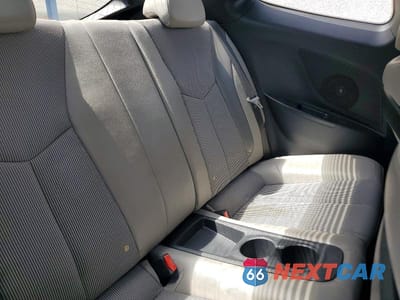 Zdjęcie 10 z 12 samochodu: 2013 HYUNDAI VELOSTER BASE VIN:KMHTC6AD6DU175498 - miniatura