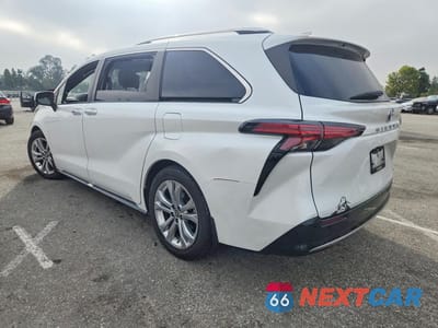 Drugie zdjęcie samochodu z przodu: 2023 TOYOTA SIENNA PLATINUM 7-PASSENGER VIN:5TDERKEC8PS165571 - miniatura