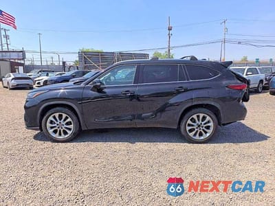Zdjęcie 13 z 14 samochodu: 2023 TOYOTA HIGHLANDER HYBRID VIN:5TDYARAH2PS519034 - miniatura