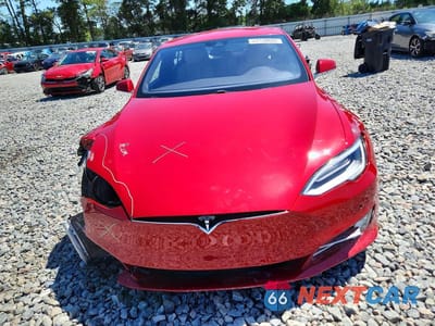 Piąte zdjęcie samochodu w środku: 2016 TESLA MODEL S VIN:5YJSA1E40GF163542 - miniatura