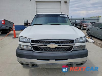 Piąte zdjęcie samochodu w środku: 2006 CHEVROLET SILVERADO K2500 HEAVY DUTY VIN:1GCHK23D16F172132 - miniatura