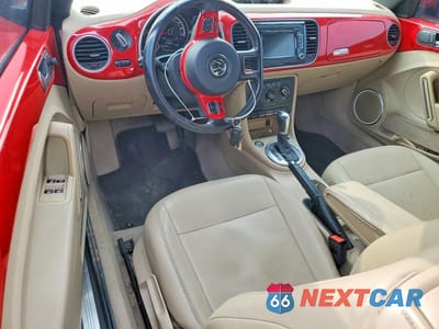 Zdjęcie 8 z 12 samochodu: 2014 VOLKSWAGEN BEETLE VIN:3VW5L7AT8EM804871 - miniatura