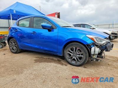 Czwarte zdjęcie samochodu z boku: 2020 TOYOTA YARIS HATCHBACK XLE VIN:3MYDLBJV0LY701017 - miniatura