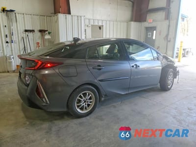 Trzecie zdjęcie samochodu z tyłu: 2017 TOYOTA PRIUS PRIME ADVANCED VIN:JTDKARFP3H3037391 - miniatura