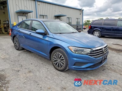 Czwarte zdjęcie samochodu z boku: 2019 VOLKSWAGEN JETTA S VIN:3VWC57BU9KM121971 - miniatura