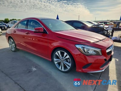 Czwarte zdjęcie samochodu z boku: 2019 MERCEDES-BENZ CLA 250 VIN:WDDSJ4EB6KN776250 - miniatura