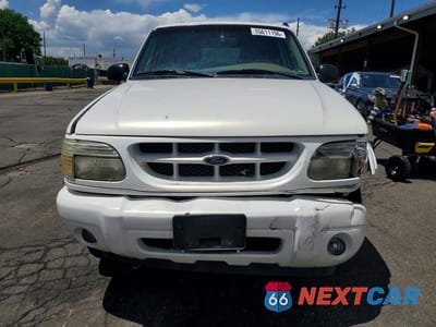 Piąte zdjęcie samochodu w środku: 2001 FORD EXPLORER EDDIE BAUER VIN:1FMDU75E31ZA17063 - miniatura