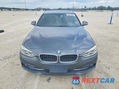 Piąte zdjęcie samochodu w środku: 2017 BMW 330 I VIN:WBA8B9C53HK675850 - miniatura