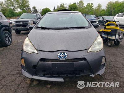 Piąte zdjęcie samochodu w środku: 2012 TOYOTA PRIUS C TWO VIN:JTDKDTB30C1511051 - miniatura