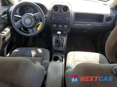 Zdjęcie 8 z 13 samochodu: 2016 JEEP PATRIOT SPORT VIN:1C4NJPBA8GD583177 - miniatura