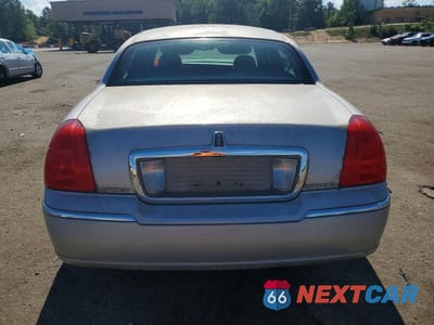 Zdjęcie 6 z 12 samochodu: 2010 LINCOLN TOWN CAR SIGNATURE LIMITED VIN:2LNBL8CV3AX612617 - miniatura