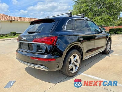 Czwarte zdjęcie samochodu z boku: 2021 AUDI Q5 PREMIUM VIN:WA1AAAFY8M2003513 - miniatura