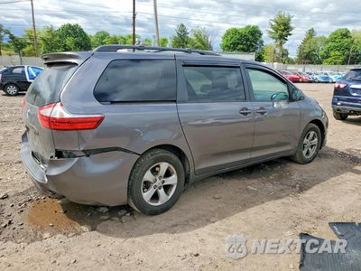 Trzecie zdjęcie samochodu z tyłu: 2015 TOYOTA SIENNA LE VIN:5TDKK3DC8FS617645 - miniatura