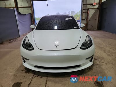 Piąte zdjęcie samochodu w środku: 2022 TESLA MODEL 3 VIN:5YJ3E1EB5NF117595 - miniatura