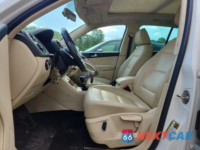 Zdjęcie 7 z 13 samochodu: 2013 VOLKSWAGEN TIGUAN S VIN:WVGBV3AX9DW619444 - miniatura