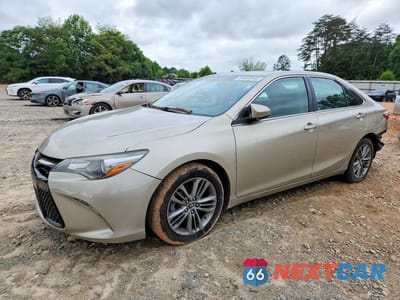 2015 TOYOTA CAMRY SE 4T1BF1FKXFU499926 - główne zdjęcie licytacji z USA - miniatura