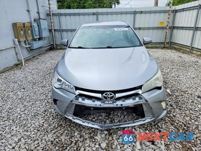 Piąte zdjęcie samochodu w środku: 2016 TOYOTA CAMRY XLE VIN:4T1BF1FK0GU174624 - miniatura