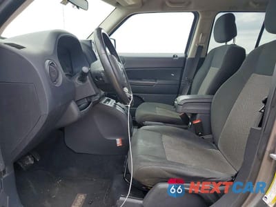 Zdjęcie 7 z 12 samochodu: 2012 JEEP PATRIOT LATITUDE VIN:1C4NJRFB7CD570171 - miniatura