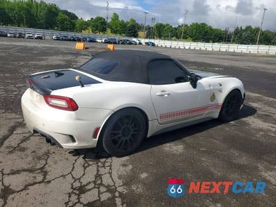 Trzecie zdjęcie samochodu z tyłu: 2018 FIAT 124 SPIDER CLASSICA VIN:JC1NFAEK4J0139454 - miniatura