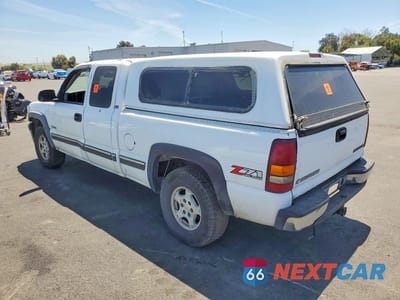 Drugie zdjęcie samochodu z przodu: 2000 CHEVROLET SILVERADO K1500 VIN:2GCEK19T9Y1318198 - miniatura