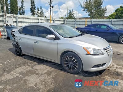 Czwarte zdjęcie samochodu z boku: 2014 NISSAN SENTRA S VIN:3N1AB7AP3EY261786 - miniatura