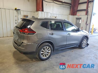 Trzecie zdjęcie samochodu z tyłu: 2018 NISSAN ROGUE SV VIN:KNMAT2MT1JP504917 - miniatura