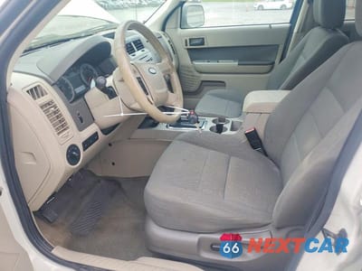 Zdjęcie 7 z 12 samochodu: 2009 FORD ESCAPE HYBRID VIN:1FMCU49379KB94982 - miniatura