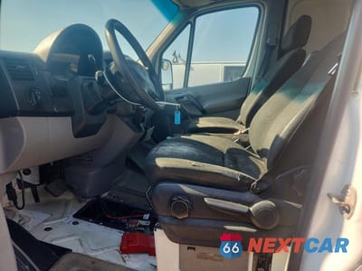 Zdjęcie 7 z 13 samochodu: 2014 MERCEDES-BENZ SPRINTER 2500 VIN:WD3PE7DC7E5866277 - miniatura