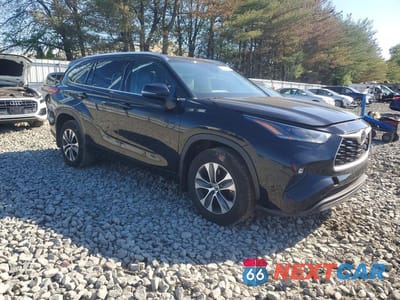 Czwarte zdjęcie samochodu z boku: 2021 TOYOTA HIGHLANDER XLE VIN:5TDGZRBH5MS063223 - miniatura