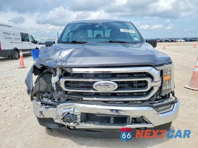 Piąte zdjęcie samochodu w środku: 2023 FORD F150 SUPERCREW VIN:1FTFW1E81PFB71330 - miniatura