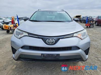 Piąte zdjęcie samochodu w środku: 2017 TOYOTA RAV4 LE VIN:2T3ZFREV6HW366891 - miniatura