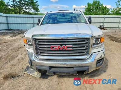 Piąte zdjęcie samochodu w środku: 2016 GMC SIERRA K2500 HEAVY DUTY VIN:1GT02REG2GZ147222 - miniatura