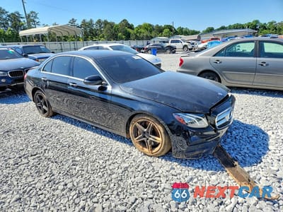 Czwarte zdjęcie samochodu z boku: 2017 MERCEDES-BENZ E 300 VIN:WDDZF4JB5HA022407 - miniatura