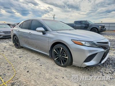 Czwarte zdjęcie samochodu z boku: 2018 TOYOTA CAMRY XSE VIN:4T1B61HK8JU158742 - miniatura