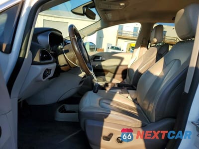 Zdjęcie 7 z 13 samochodu: 2019 CHRYSLER PACIFICA TOURING L VIN:2C4RC1BG9KR597298 - miniatura