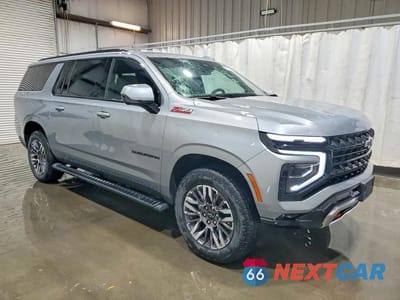 Czwarte zdjęcie samochodu z boku: 2025 CHEVROLET SUBURBAN K1500 Z71 VIN:1GNS6DRDXSR321778 - miniatura
